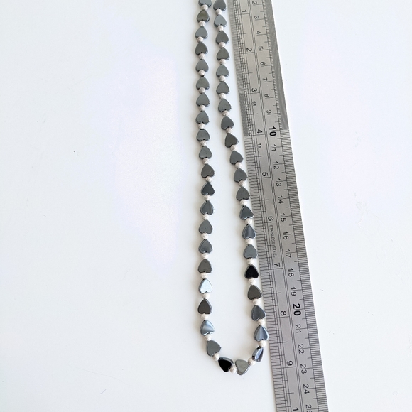 Hematite and sterling silver heart necklace - Picture 7 of 7
